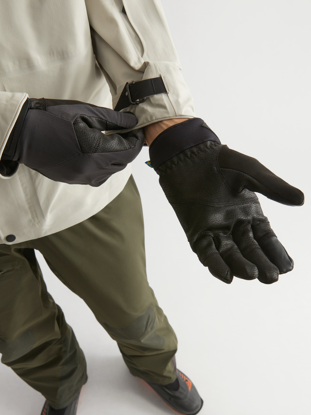 Image 3 for product Galar Gloves Unisex