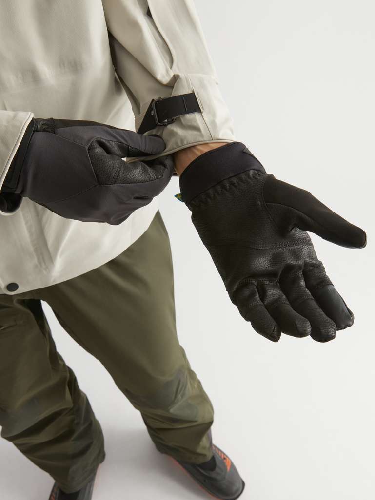 Galar Gloves Unisex image 3