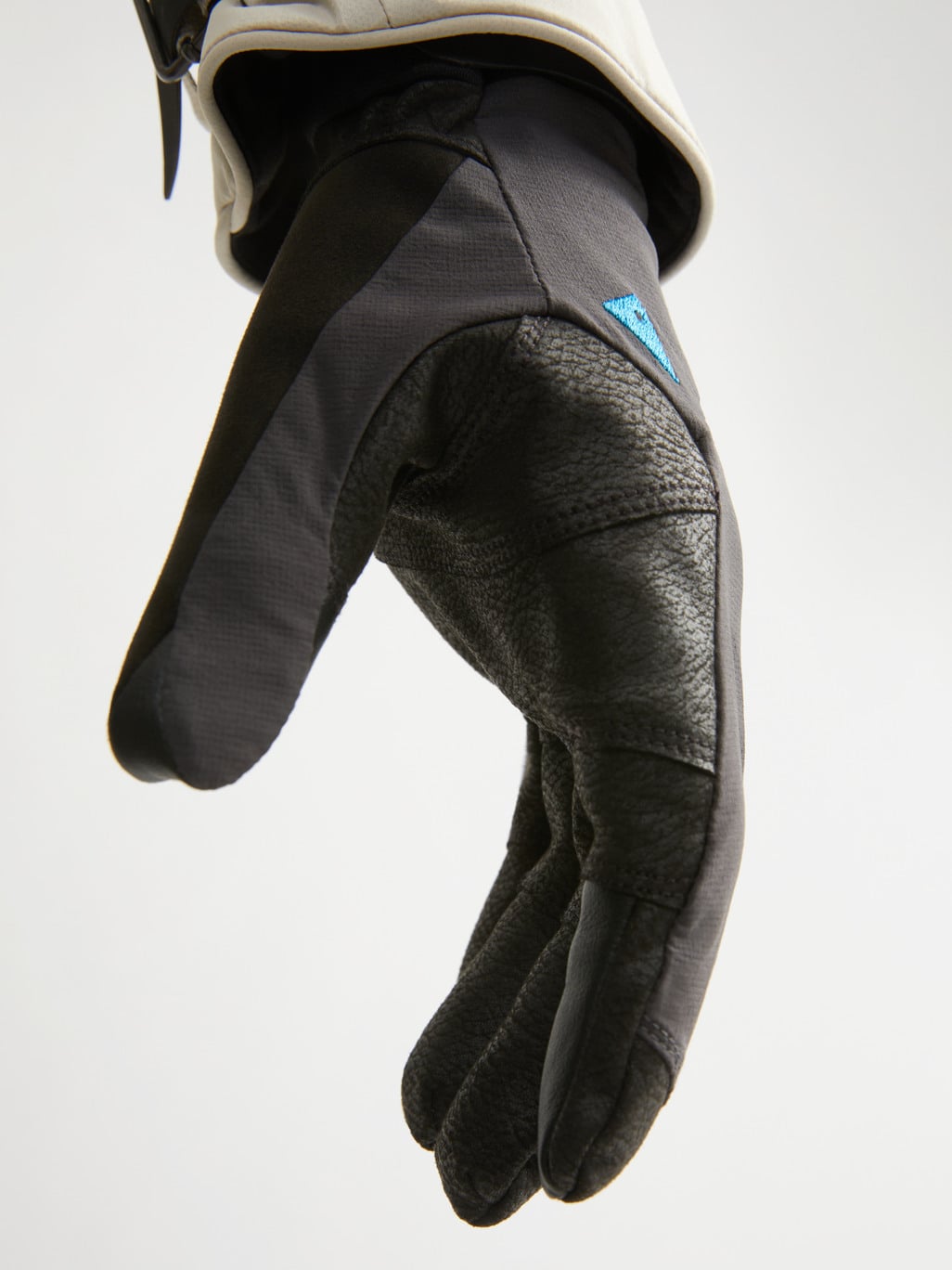 Image 4 for product Galar Gloves Unisex