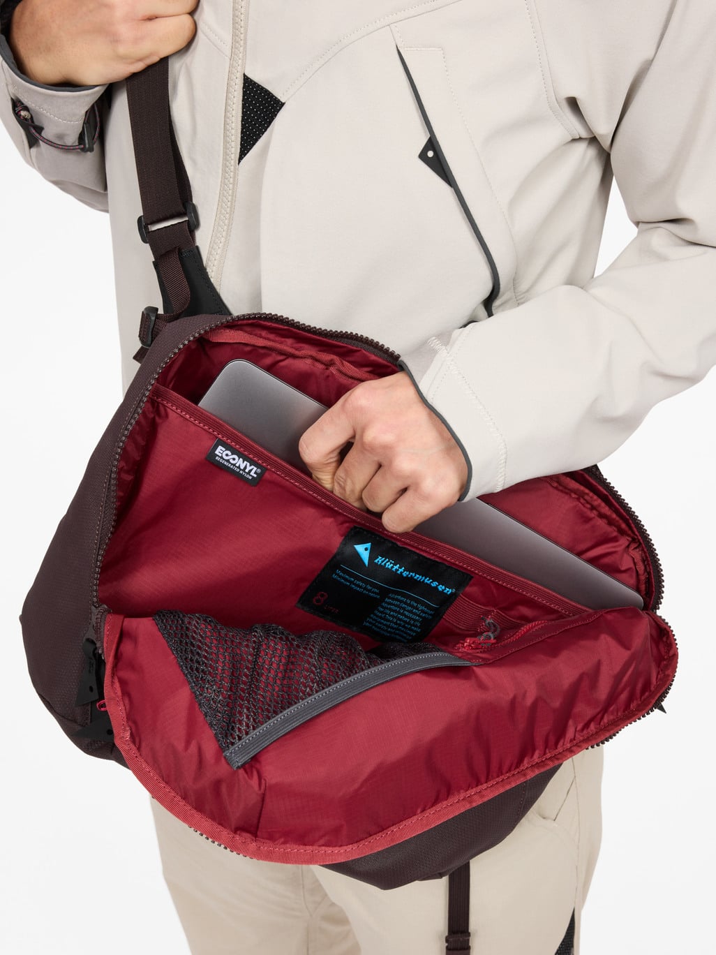Image 3 for product Gaut Messenger Bag