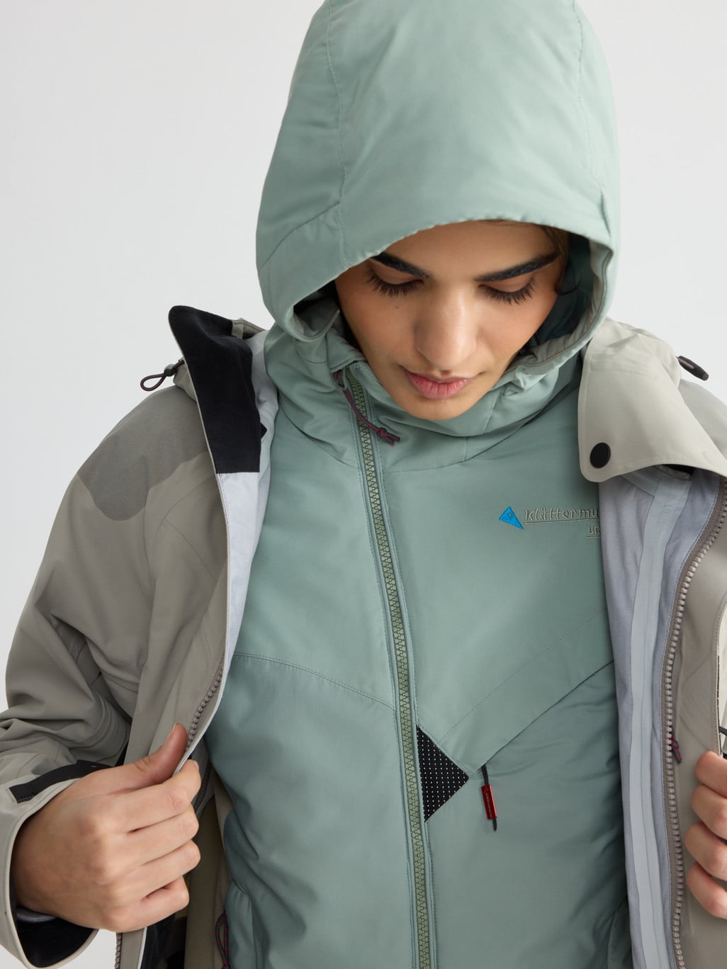 Image 6 for product Urd Light Stretch Hood Jacket Women's